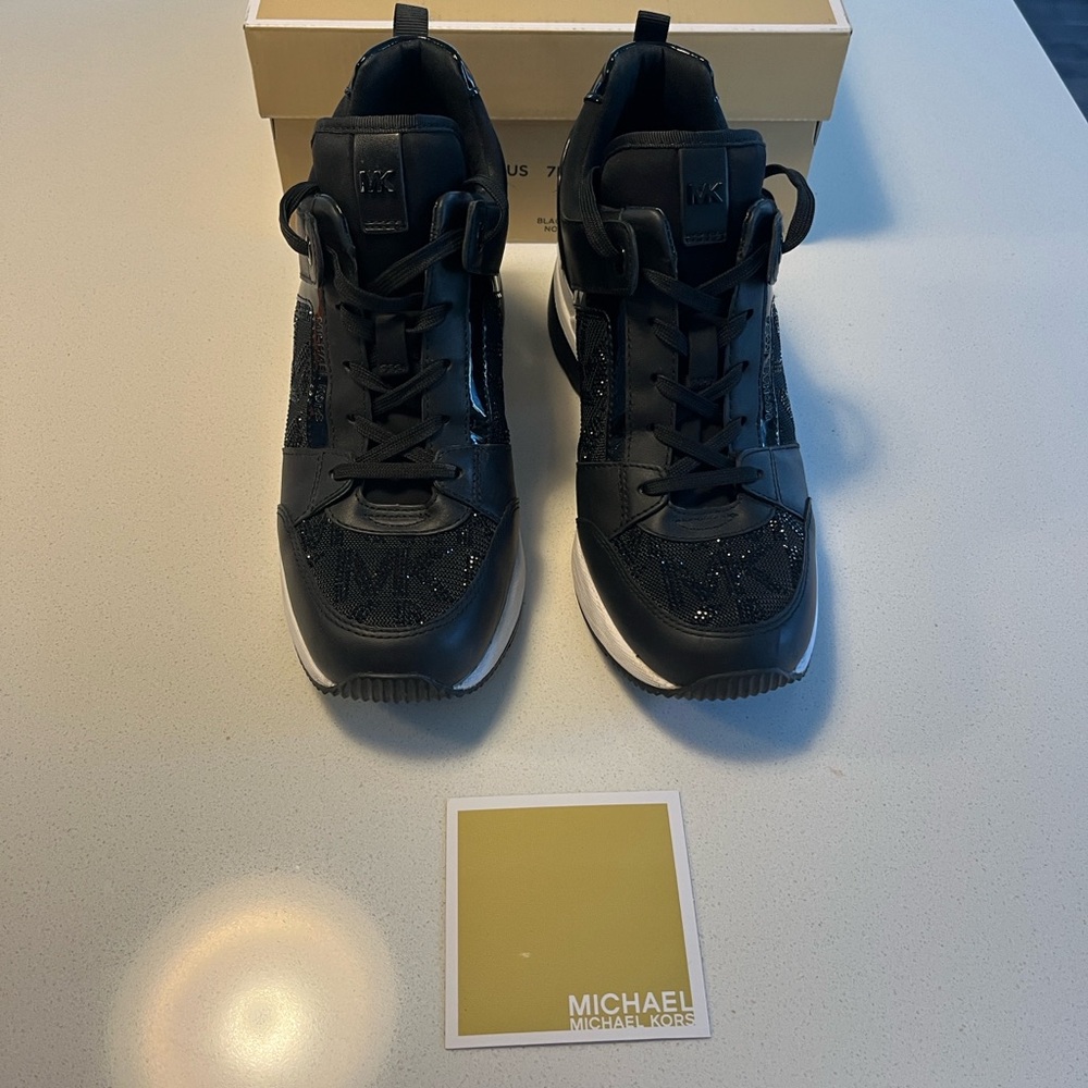 Michael Kors Georgie black trainers - Picture 2 of 7
